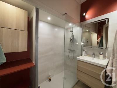 Lyon, Rhône-Alpes 69007, France