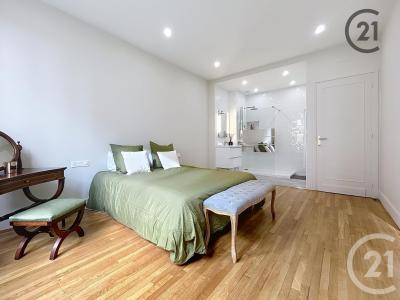 Troyes, Champagne-Ardenne 10000, France