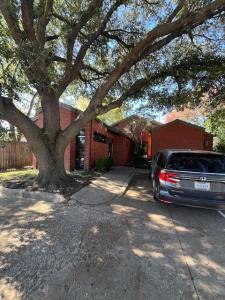 2401 W Green Oaks Boulevard, Arlington, 德克薩斯州 76016, 美國