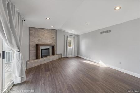 16550 Huff Street, Livonia, Мичиган 48154, Соединенные Штаты