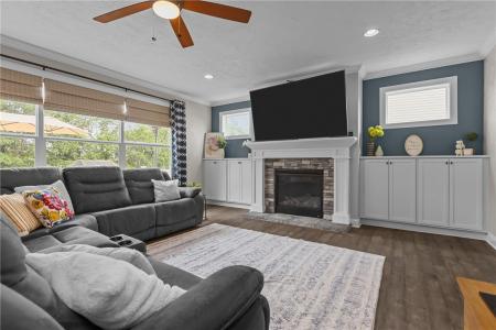 582 Forest Oaks Trl, North Huntingdon, Pennsylvania 15642, HOA KỲ