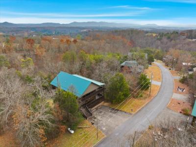 2016 Oakmont Dr, Sevierville, Tennessee 37876-3406, USA