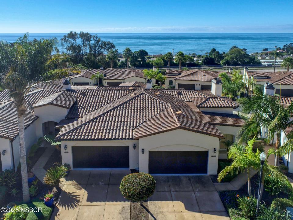 1895 Barcelona , 23, Pismo Beach, California 93449, Estados Unidos