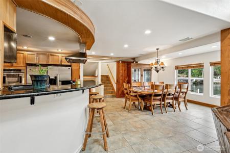 961 W Lake Samish Drive, Bellingham, Waszyngton 98229, USA