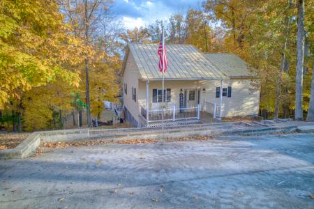 1415 Lake Shore Drive S, Goreville, Illinois 62939, USA