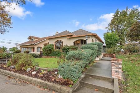 588 6th Street, Hollister, California 95023, Stati Uniti