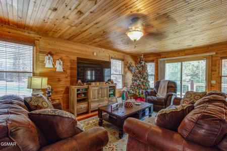 1049 Alpine Road, Seymour, Tennessee 37865, Estados Unidos