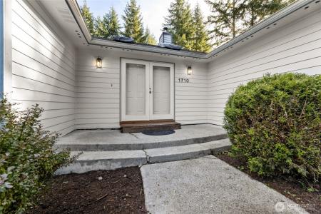 1710 S 390th Street, Roy, Washington 98580