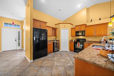 121 NE 11th Terrace, Cape Coral, Floride 33909, États-Unis