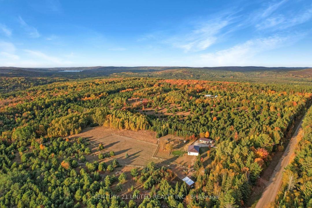 31 MCLEAN ROAD, Hastings Highlands, Ontario K0L 2R0, Kanada