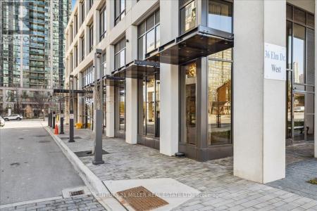 36 ELM DRIVE WEST DRIVE, Mississauga (city Centre), Ontario L5B 0N3, CANADÁ