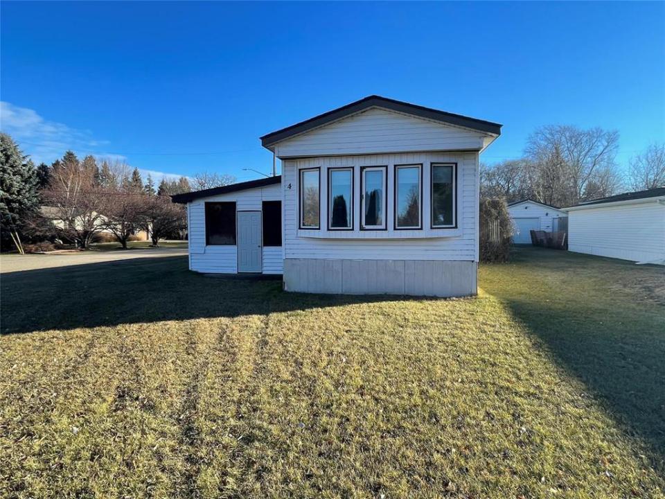 4 BARON BAY, Carberry, Manitoba R0K 0H0, Canada