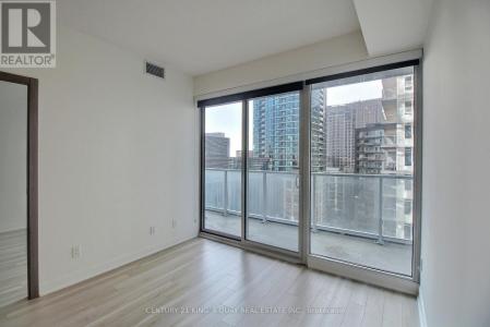 17 BATHURST STREET, Toronto (waterfront Communities), Ontario M5V 0N1, Canadá