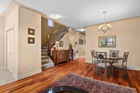 446 18 STREET NE, Calgary, アルバータ T2E 1N4, カナダ