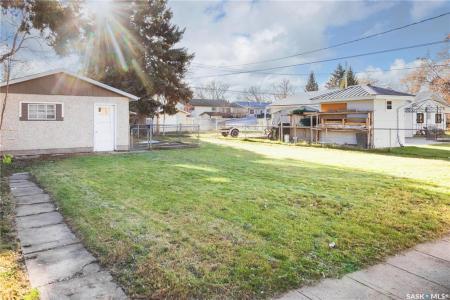 1243 1ST STREET E, Prince Albert, Saskatchewan S6V 0E2, Canadá