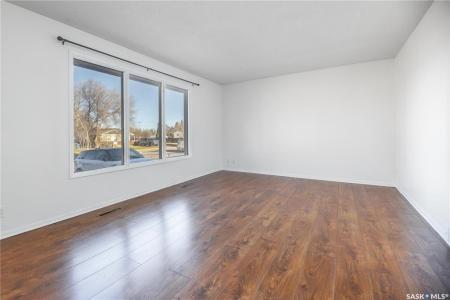 1243 1ST STREET E, Prince Albert, Saskatchewan S6V 0E2, Canadá