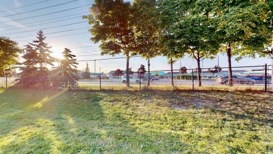 6991 ROUNDWOOD COURT, Mississauga, 安大略省 L5N 6X9, 加拿大