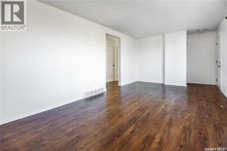 1243 1ST STREET E, Prince Albert, Saskatchewan S6V 0E2, Canadá