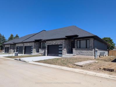 32 POSTMA CRESCENT, North Middlesex, Ontario N0M 1A0, Canadá