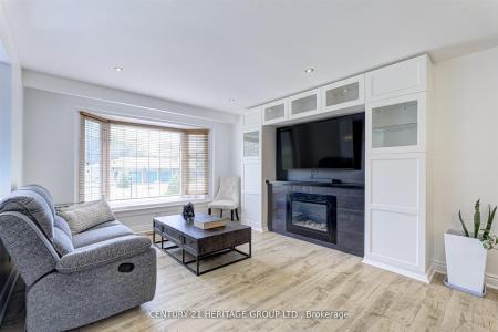 10 BACHLY CRESCENT, King, Ontario L7B 0E8, Canadá