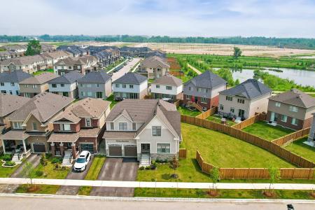 78 DASS DRIVE W, Centre Wellington, Ontario N1M 0H9, Canadá