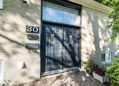 30 FOREHT CRESCENT, Aurora, Ontario L4G 3E8, Canada