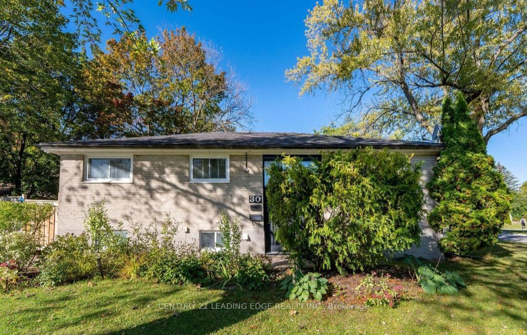 30 FOREHT CRESCENT, Aurora, Ontario L4G 3E8, CANADÁ