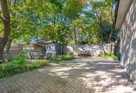 30 FOREHT CRESCENT, Aurora, Ontario L4G 3E8, CANADÁ