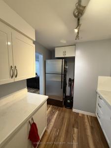 24 MEDLEY LANE, Ajax, Ontario L1S 3P6, Canada