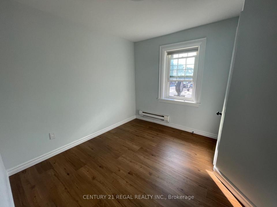 215 B QUEEN STREET, Mississauga, 온타리오주 L5M 1L6, 캐나다