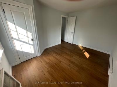 215 B QUEEN STREET, Mississauga, 온타리오주 L5M 1L6, 캐나다