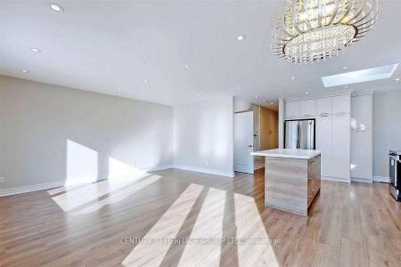 765 GREENFIELD CRESCENT, Newmarket, Ontario L3Y 3B2, CANADÁ