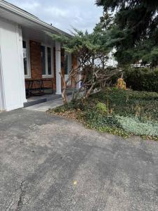 1036 MISSISSAUGA VALLEY BOULEVARD, Mississauga, Ontario L5A 3J4, Canada