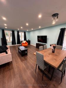 1036 MISSISSAUGA VALLEY BOULEVARD, Mississauga, Ontario L5A 3J4, Canada