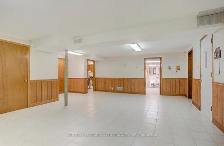 243 DEBBORAH PLACE, Whitchurch-Stouffville-, Онтарио L4A 5C5, Канада