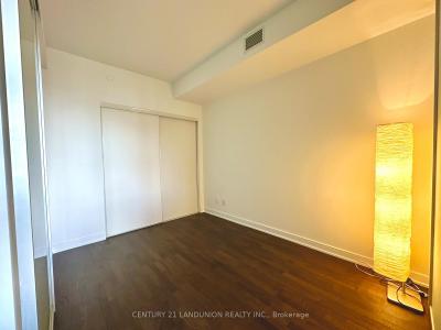 57 ST. JOSEPH STREET, Toronto, Ontario M5S 2Y1, Canadá