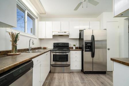 7 GLENCOE STREET, South Of Baseline To Knoxdale, Ontario K2H 8S5, Canada