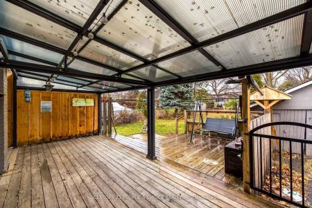 22 PARKER STREET, Belleville, オンタリオ K8P 1C8, カナダ