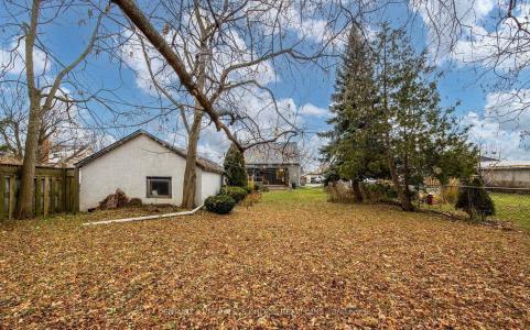 22 PARKER STREET, Belleville, オンタリオ K8P 1C8, カナダ