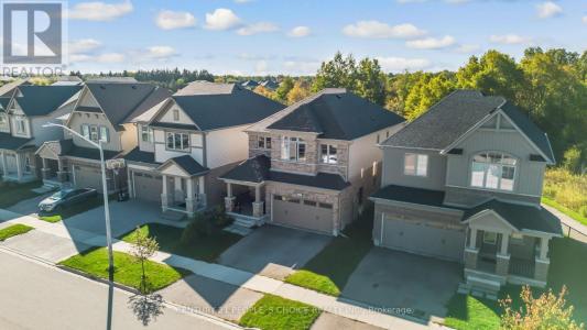 131 STEEPLECHASE WAY, Waterloo, אונטריו N2K 0E7, קנדה