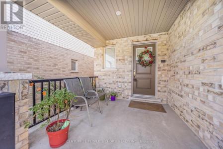 131 STEEPLECHASE WAY, Waterloo, אונטריו N2K 0E7, קנדה