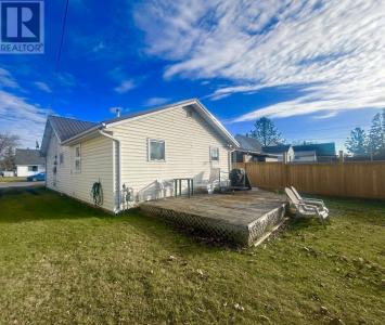 917 PHAIR AVENUE, Fort Frances, Ontario P9A 2M6, Canada