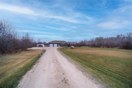 185 CARRIERE DRIVE, La Broquerie, Manitoba R0A 0W2, Canadá