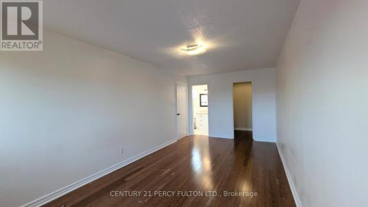 1339 QUINPOOL COURT, Mississauga (creditview), Ontario L5C 4J3, Canada