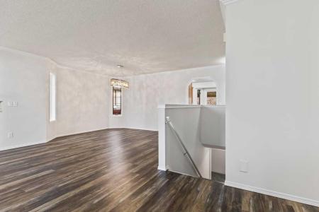 1513 10 AVENUE SE, High River, アルバータ T1V 1L8, カナダ