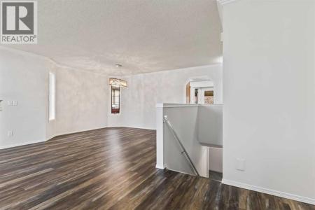 1513 10 AVENUE SOUTHEAST, High River, アルバータ T1V 1L8, カナダ