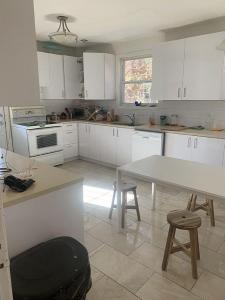 5822  Rue de Terrebonne, Montréal (Côte-des-Neiges/Notre-Dame-de-Grâce), Quebec H4A 1B2, Canada