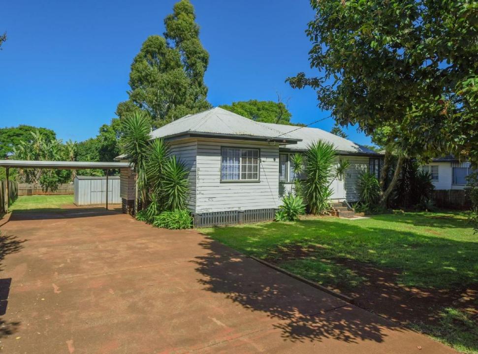 42 Glenvale Road, Harristown, QLD 4350, Australia