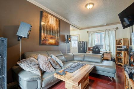 30  Rue Principale O., Farnham, Québec J2N 1K4, Canada