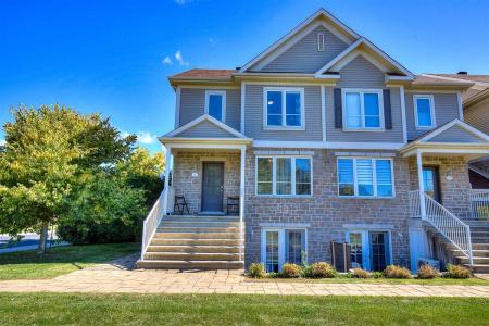 41  Rue Joseph-Bresse, Chambly, Quebec J3L 0V5, Canada